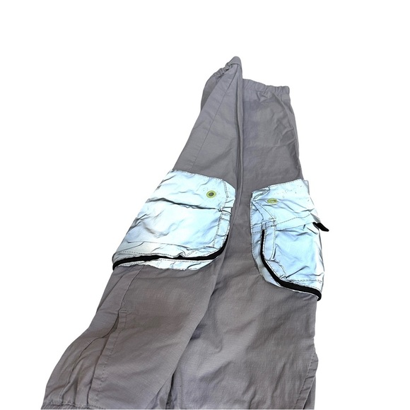 ⭐️ 5 for $25 RESERVED Kids Gray Cargo Pants Reflective Pockets Size 5-6 Yrs - Picture 5 of 8